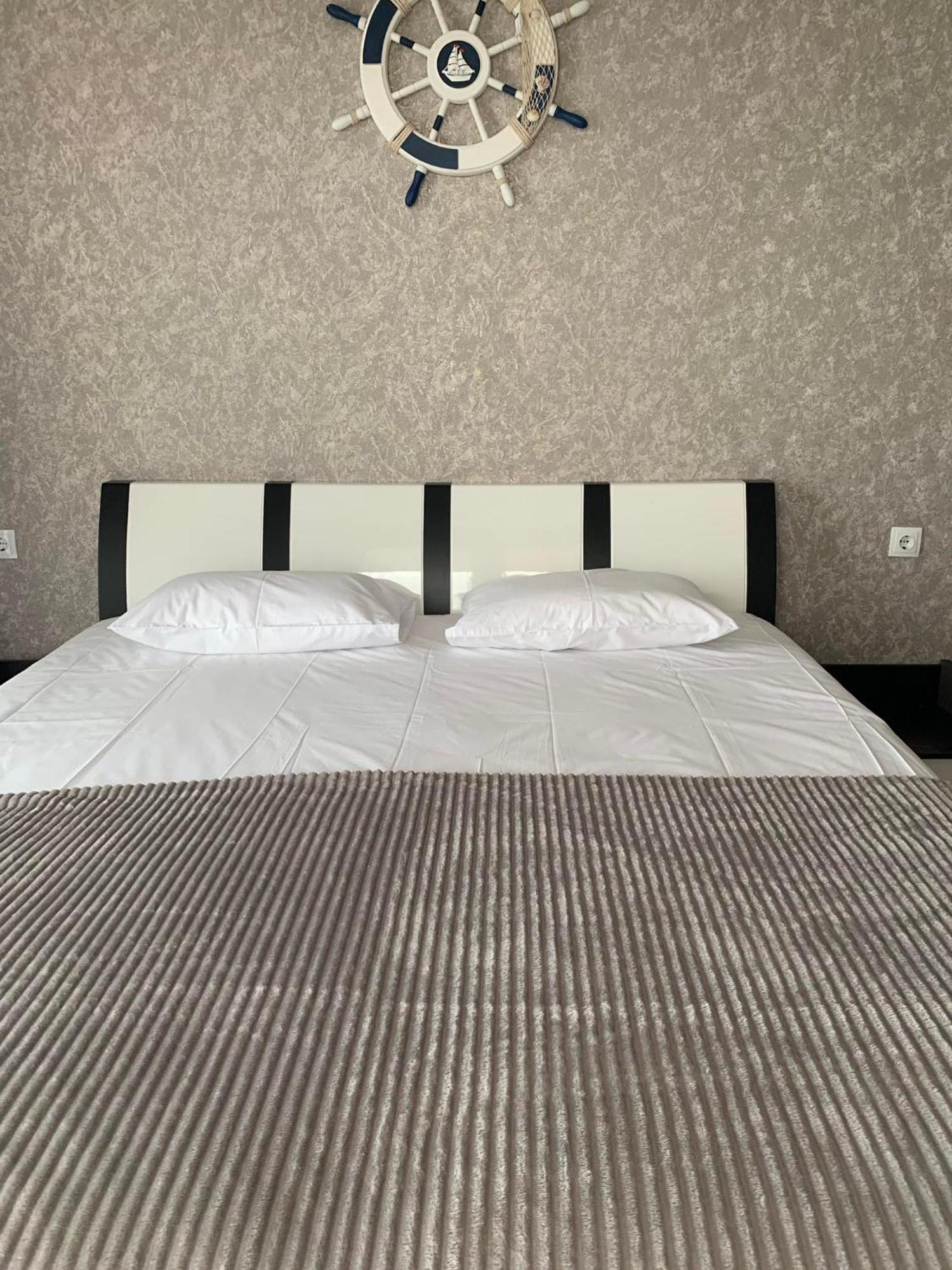Hotel White House Czakwi Zewnętrze zdjęcie