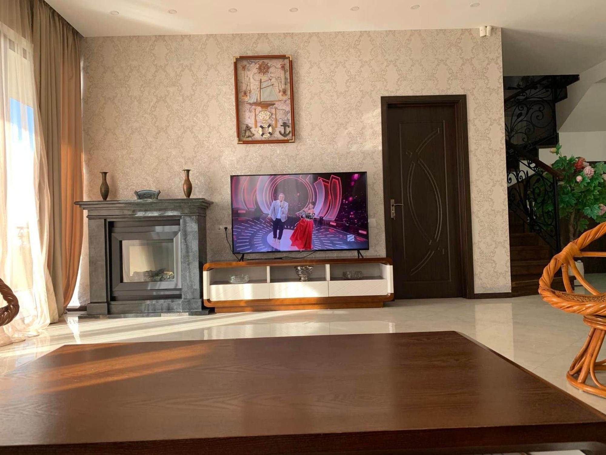 Hotel White House Czakwi Zewnętrze zdjęcie